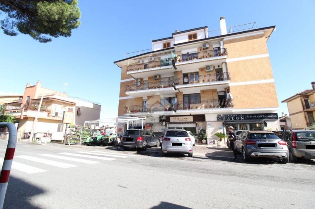 locale di sgombero in vendita a Monterotondo in zona San Martino