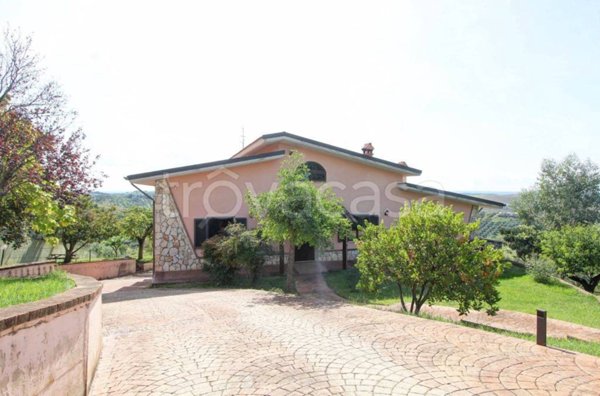 villa in vendita a Monterotondo in zona Stazione