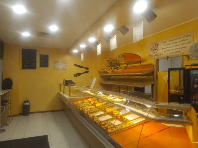 negozio in vendita a Monterotondo in zona Stazione