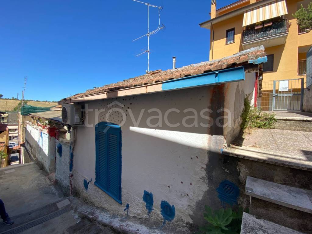 casa indipendente in vendita a Monterotondo in zona Stazione