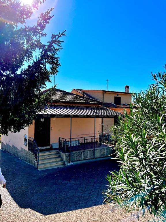casa indipendente in vendita a Monterotondo