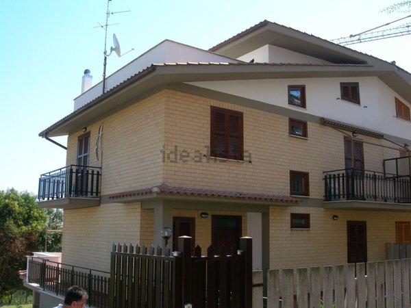 casa indipendente in vendita a Monterotondo