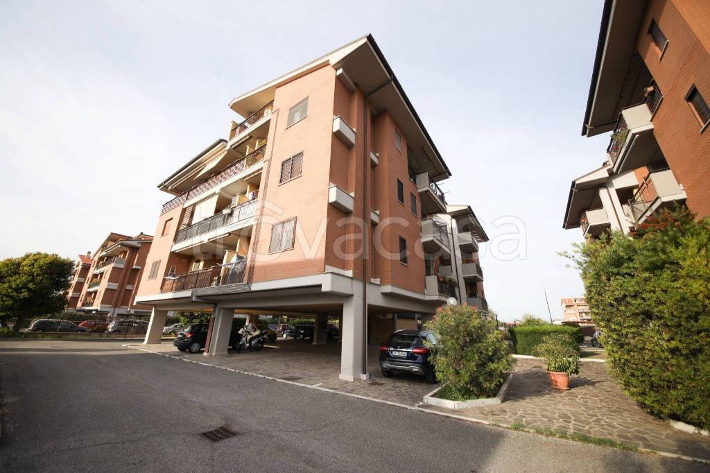 appartamento in vendita a Monterotondo in zona Stazione