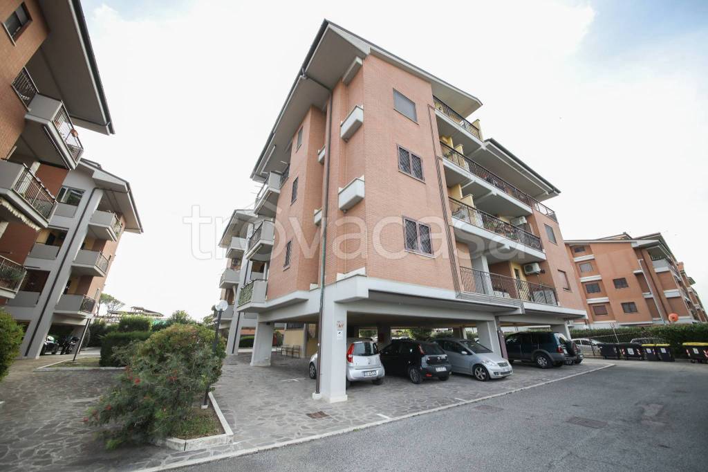 appartamento in vendita a Monterotondo in zona Stazione