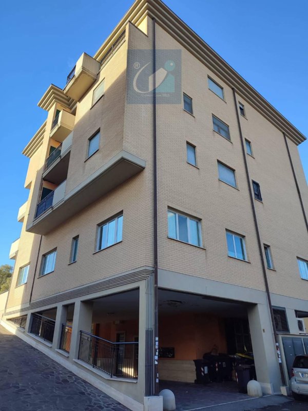 appartamento in vendita a Monterotondo in zona Stazione