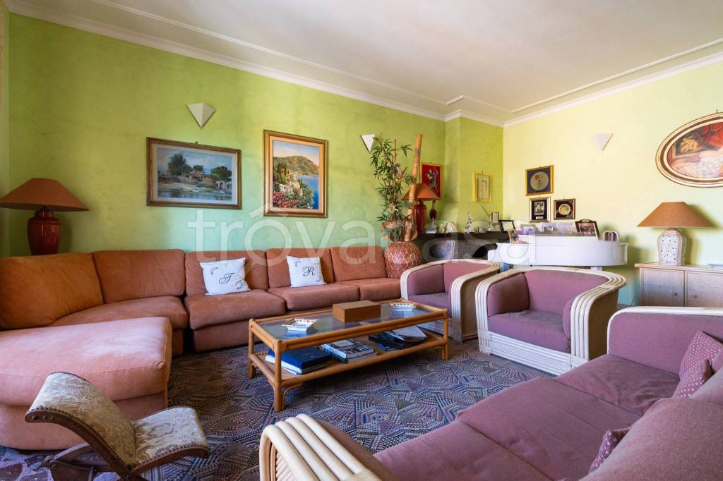 appartamento in vendita a Monterotondo in zona Stazione