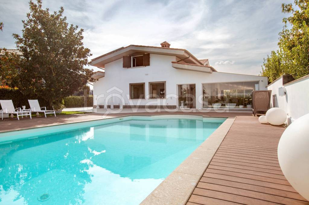 casa indipendente in vendita a Monterotondo