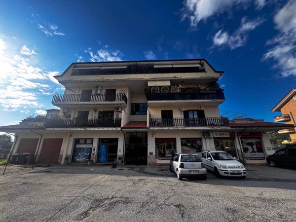 appartamento in vendita a Monterotondo in zona Stazione