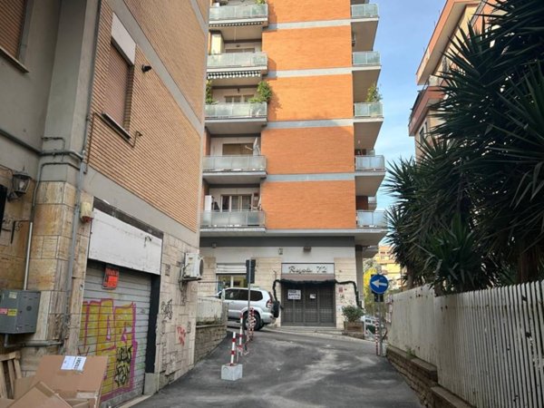 negozio in vendita a Monterotondo