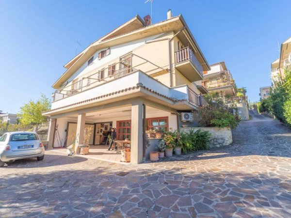 casa indipendente in vendita a Monterotondo