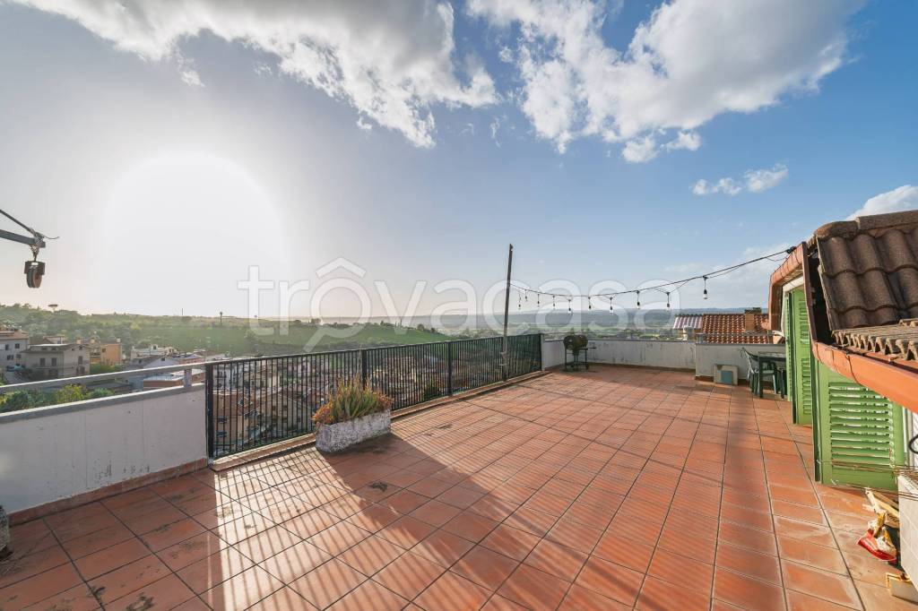 appartamento in vendita a Monterotondo in zona Stazione