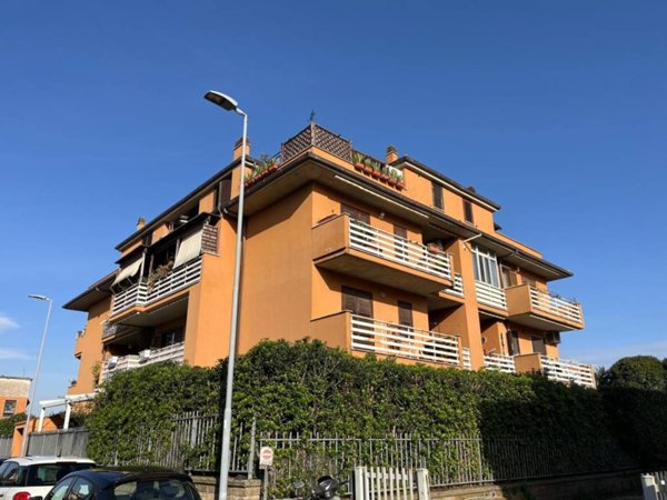 appartamento in vendita a Monterotondo in zona Stazione