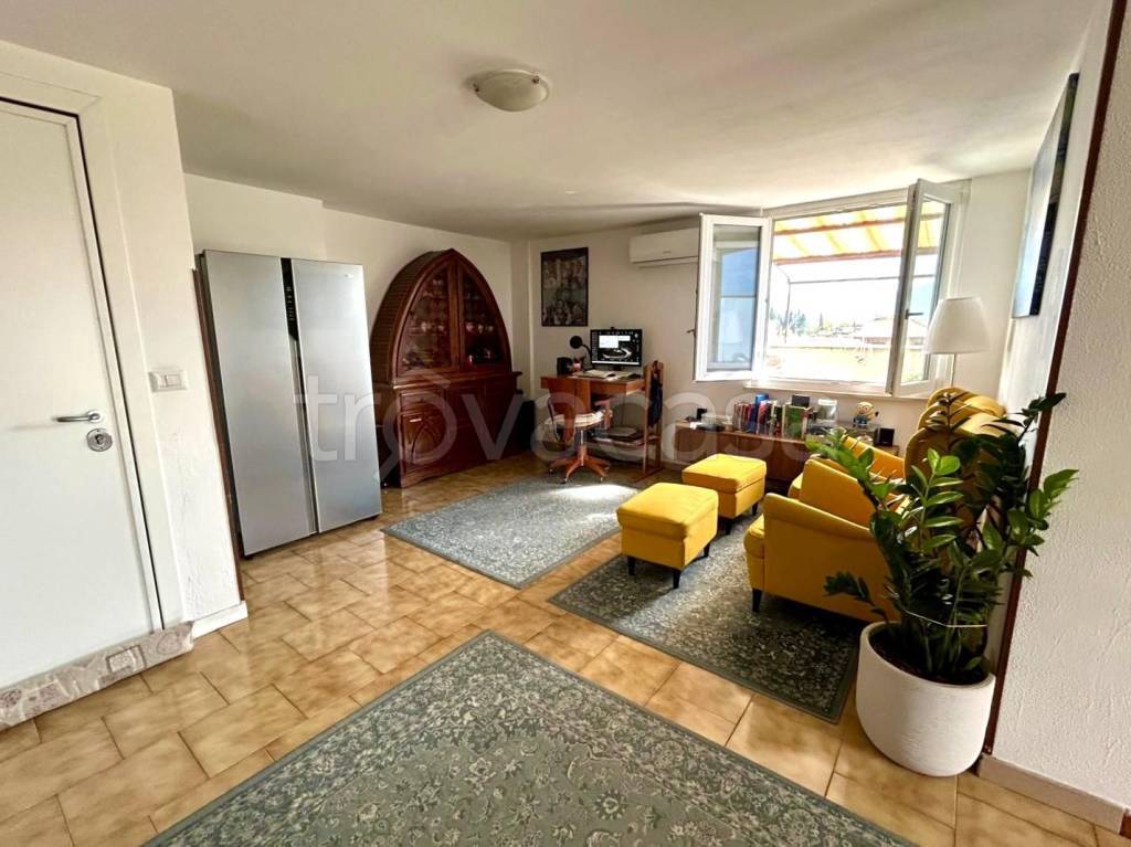 appartamento in vendita a Monterotondo in zona Stazione