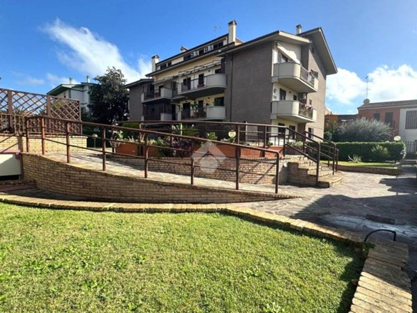 appartamento in vendita a Monterotondo in zona Stazione