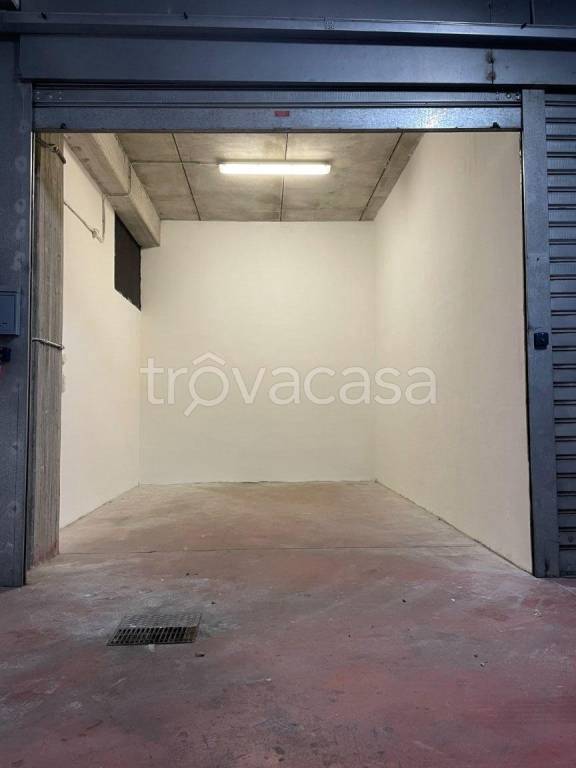 locale commerciale in vendita a Monterotondo in zona Stazione