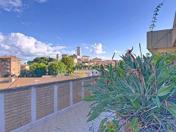 appartamento in vendita a Monterotondo in zona Stazione