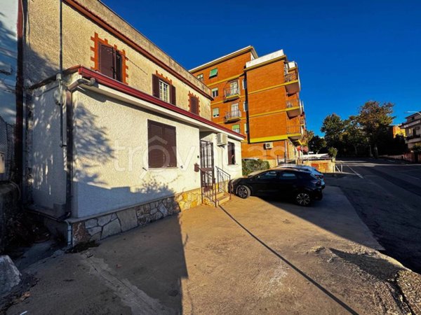 appartamento in vendita a Monterotondo in zona Stazione