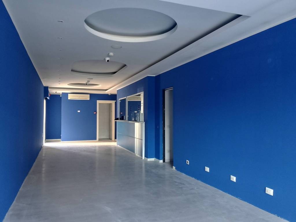 negozio in vendita a Monterotondo in zona Stazione