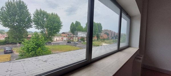 ufficio in vendita a Monterotondo in zona Stazione