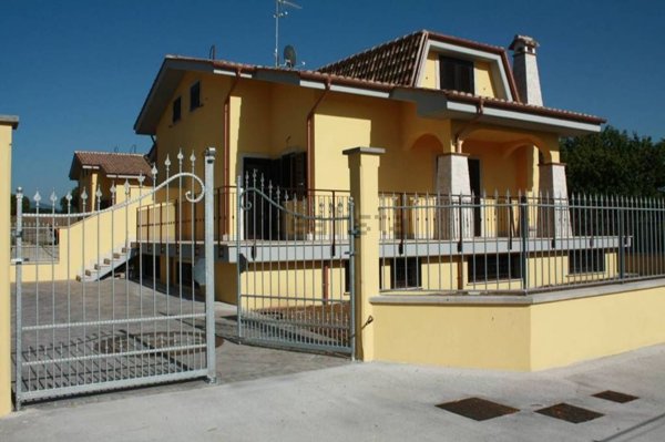 casa indipendente in vendita a Monterotondo