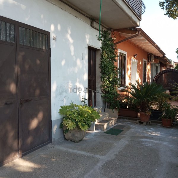 appartamento in vendita a Monterotondo in zona Stazione