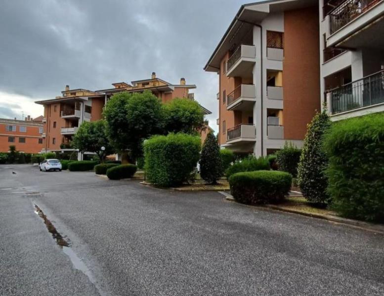 appartamento in vendita a Monterotondo in zona Stazione