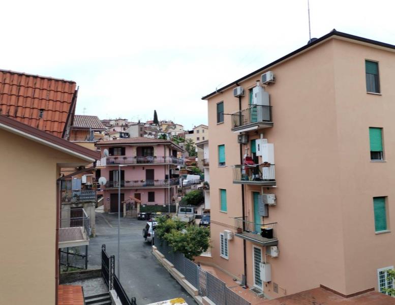 appartamento in vendita a Monterotondo in zona Stazione