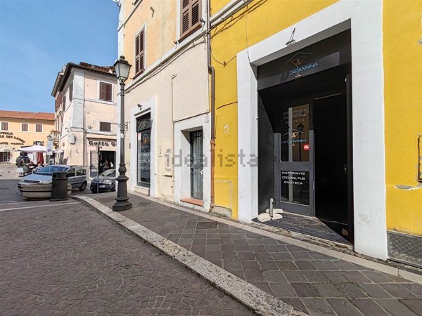 negozio in vendita a Monterotondo