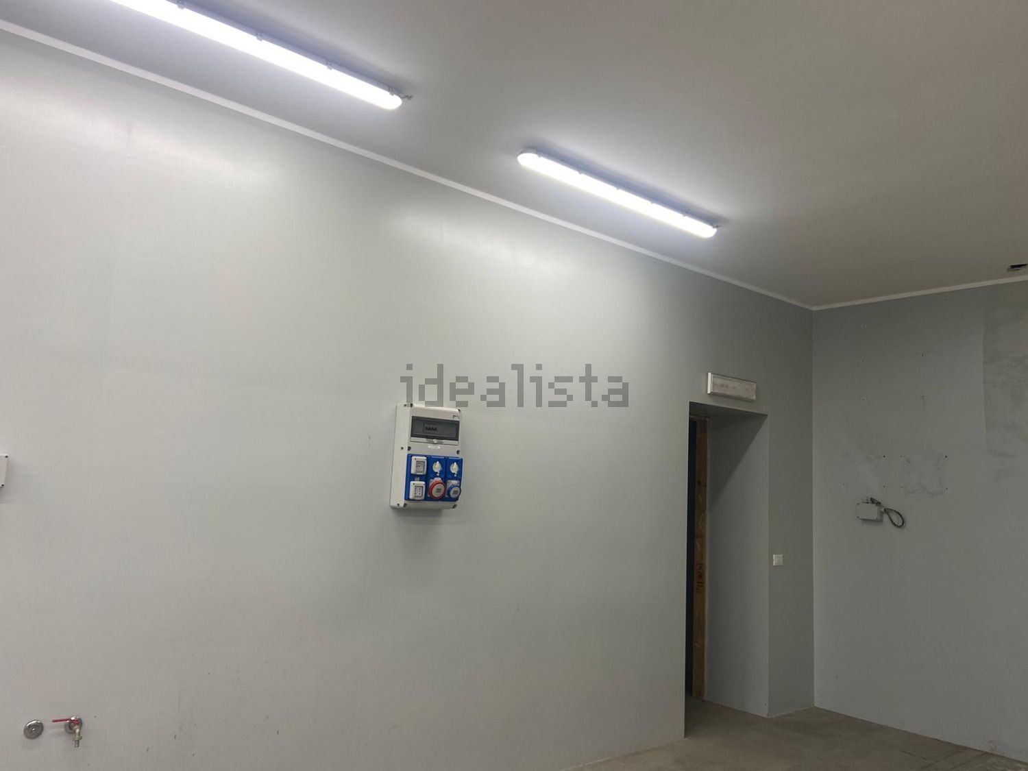 locale commerciale in vendita a Monterotondo