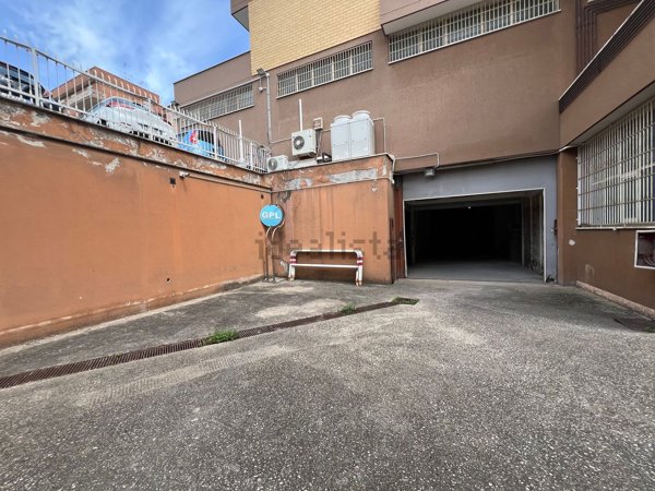 locale di sgombero in vendita a Monterotondo in zona Stazione