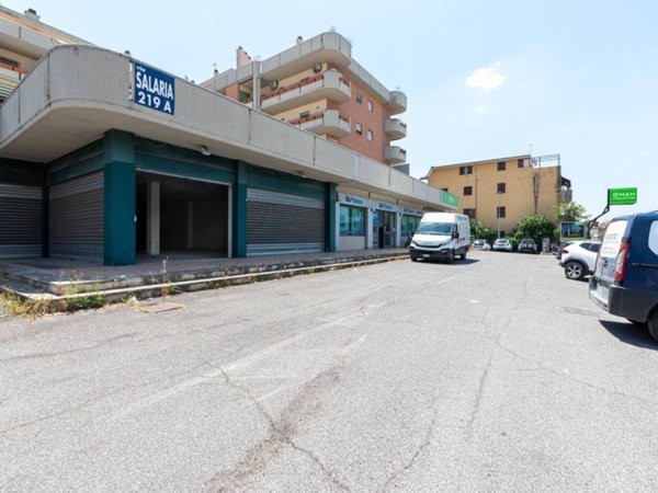 ufficio in vendita a Monterotondo in zona Stazione