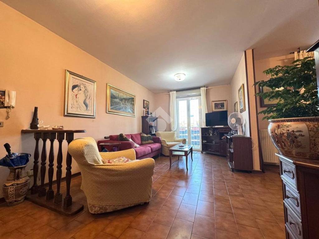 appartamento in vendita a Monterotondo in zona Stazione