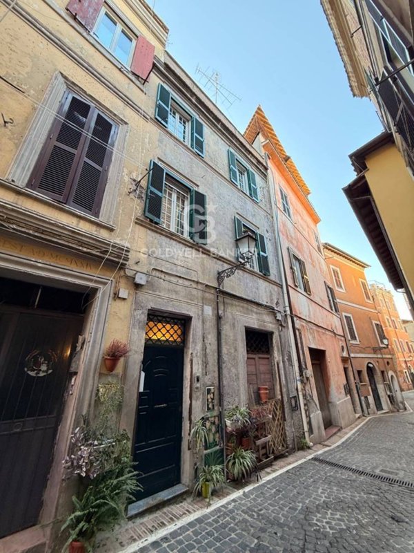 casa indipendente in vendita a Monterotondo in zona Stazione