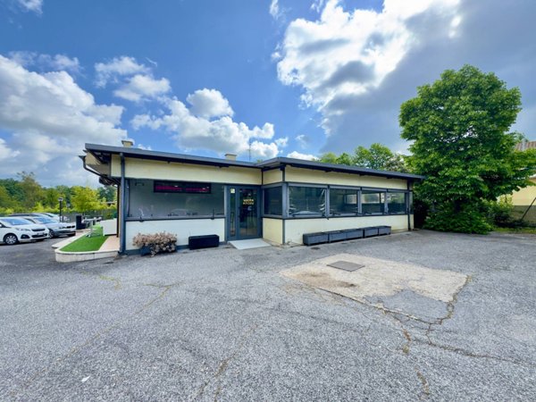 locale commerciale in vendita a Monterotondo in zona Stazione