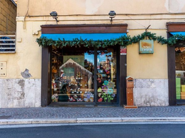 negozio in vendita a Monterotondo in zona San Martino