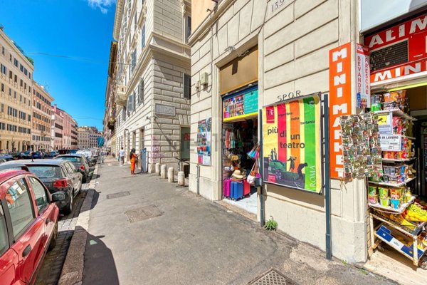 locale commerciale in vendita a Monterotondo