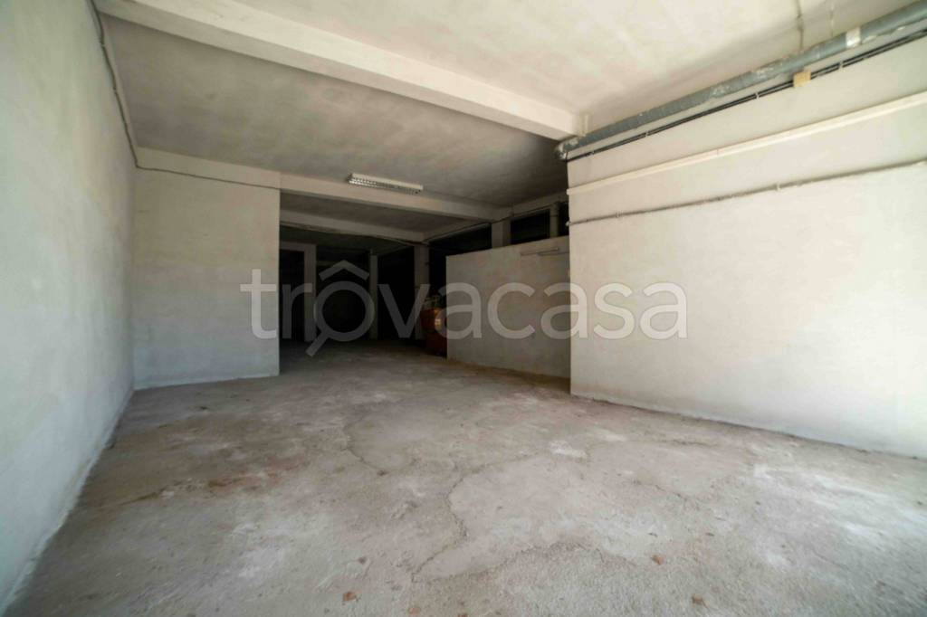 locale di sgombero in vendita a Monterotondo