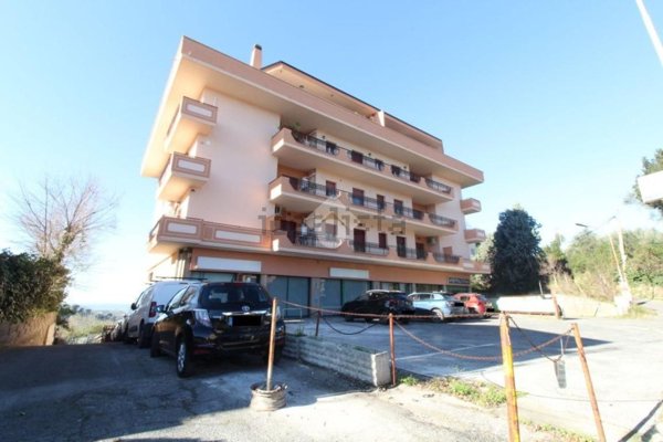 locale commerciale in vendita a Monterotondo in zona San Martino