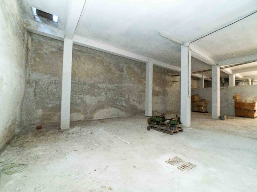locale commerciale in vendita a Monterotondo