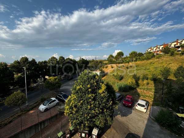 appartamento in vendita a Monterotondo in zona Stazione