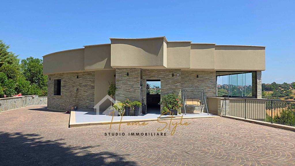 casa indipendente in vendita a Monterotondo