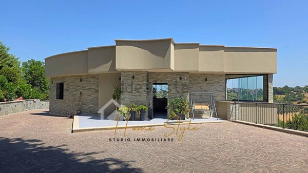 casa indipendente in vendita a Monterotondo