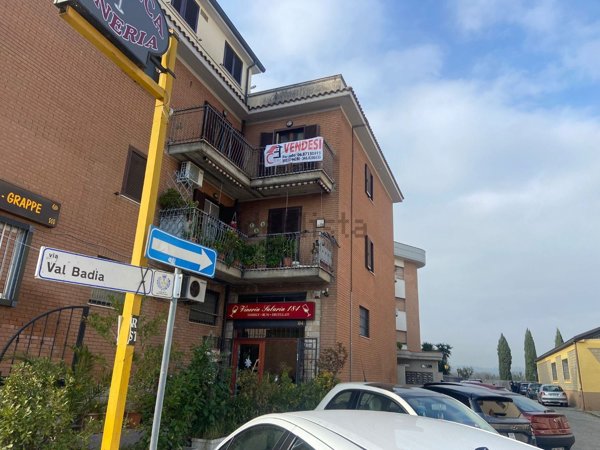 appartamento in vendita a Monterotondo in zona Stazione