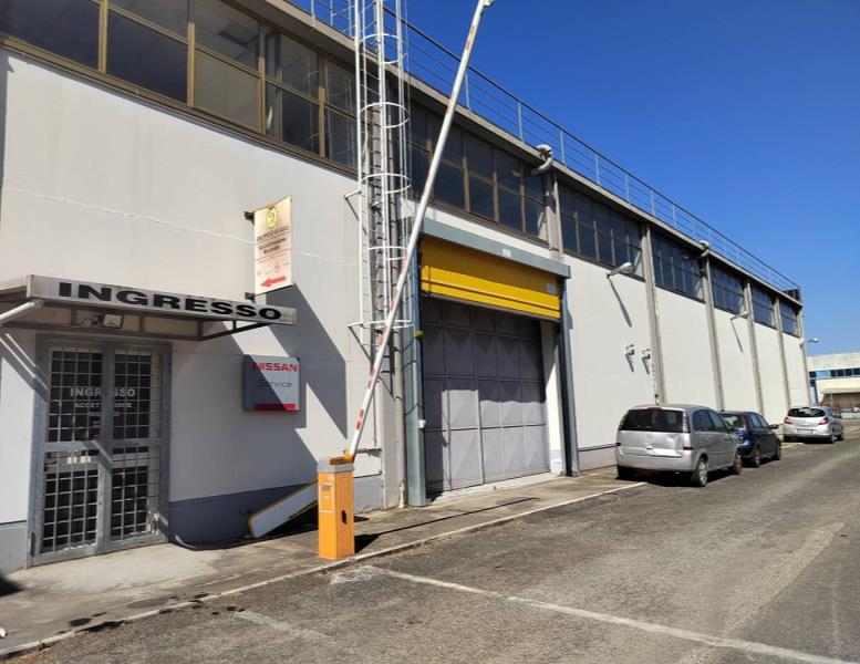 locale commerciale in vendita a Monterotondo in zona Stazione