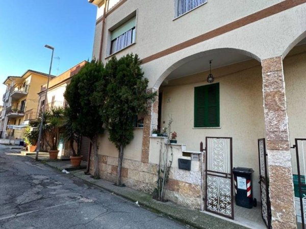 casa indipendente in vendita a Monterotondo in zona Stazione
