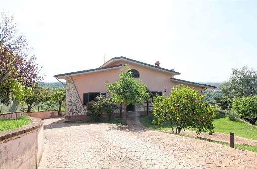 casa indipendente in vendita a Monterotondo in zona Stazione