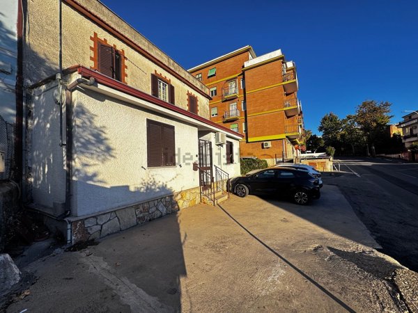 appartamento in vendita a Monterotondo in zona Stazione