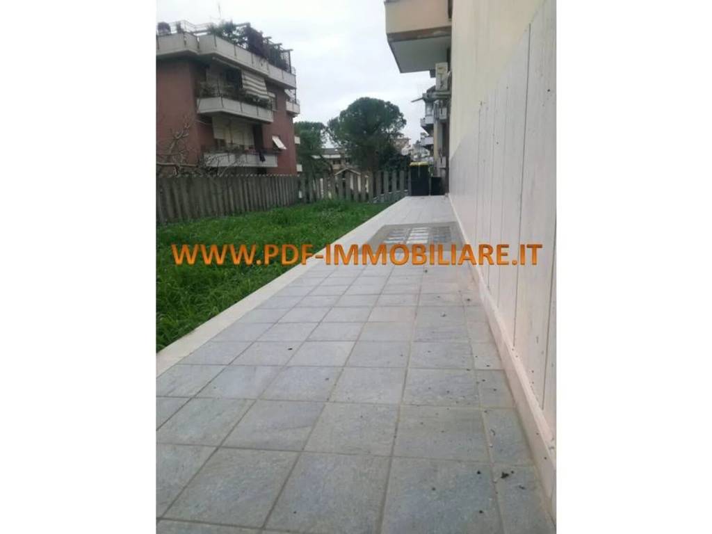 negozio in vendita a Monterotondo in zona San Martino