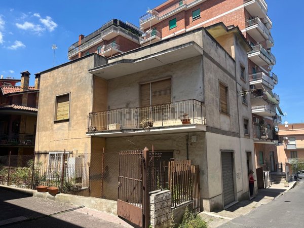 appartamento in vendita a Monterotondo in zona Cerqueto