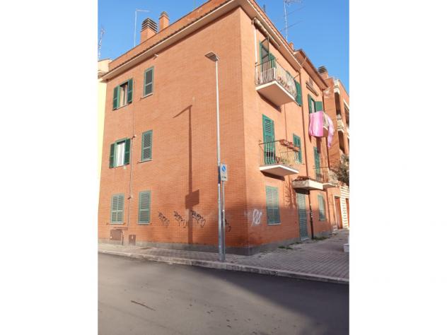 appartamento in vendita a Monterotondo in zona Stazione